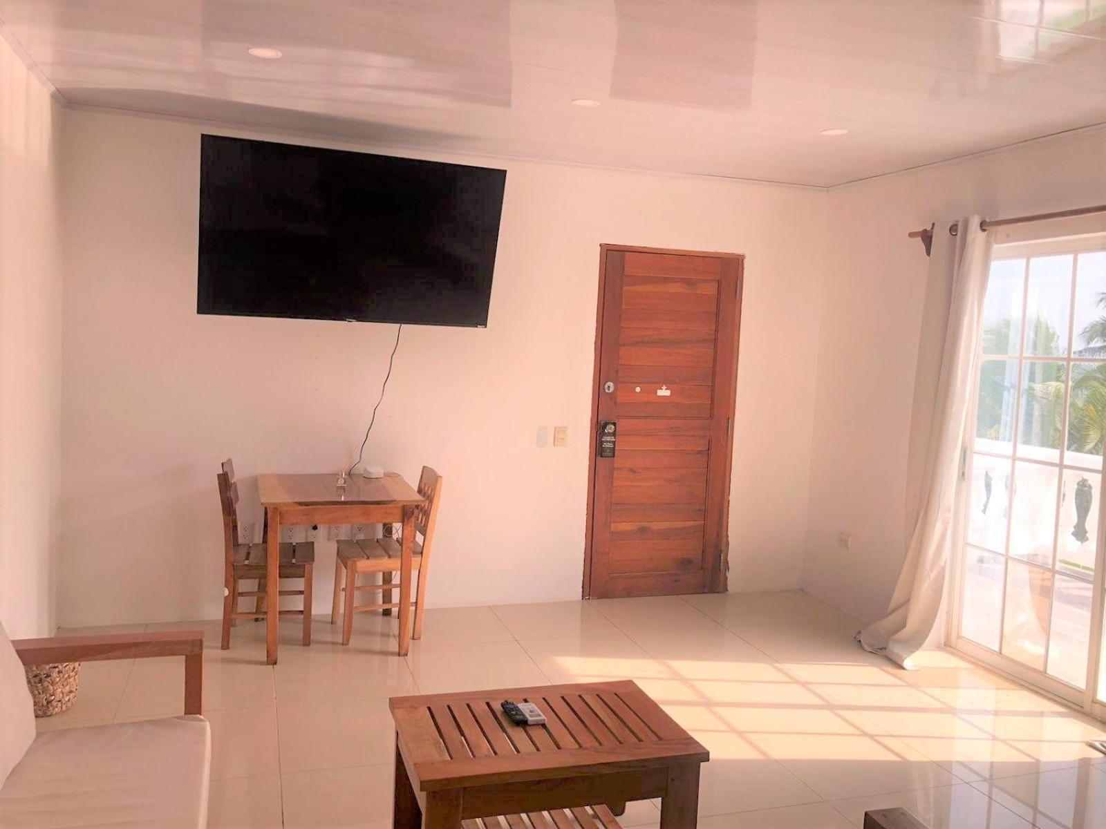 South End Emerald Luxe Suites מראה חיצוני תמונה