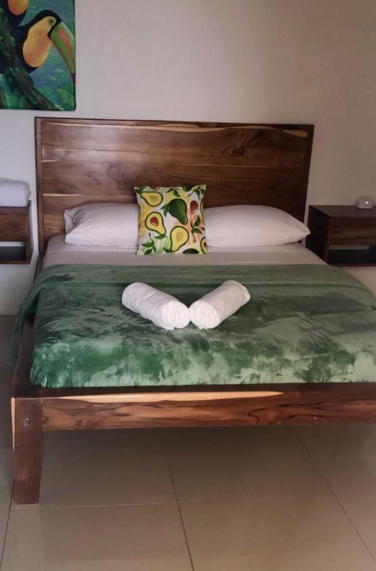 South End Emerald Luxe Suites מראה חיצוני תמונה